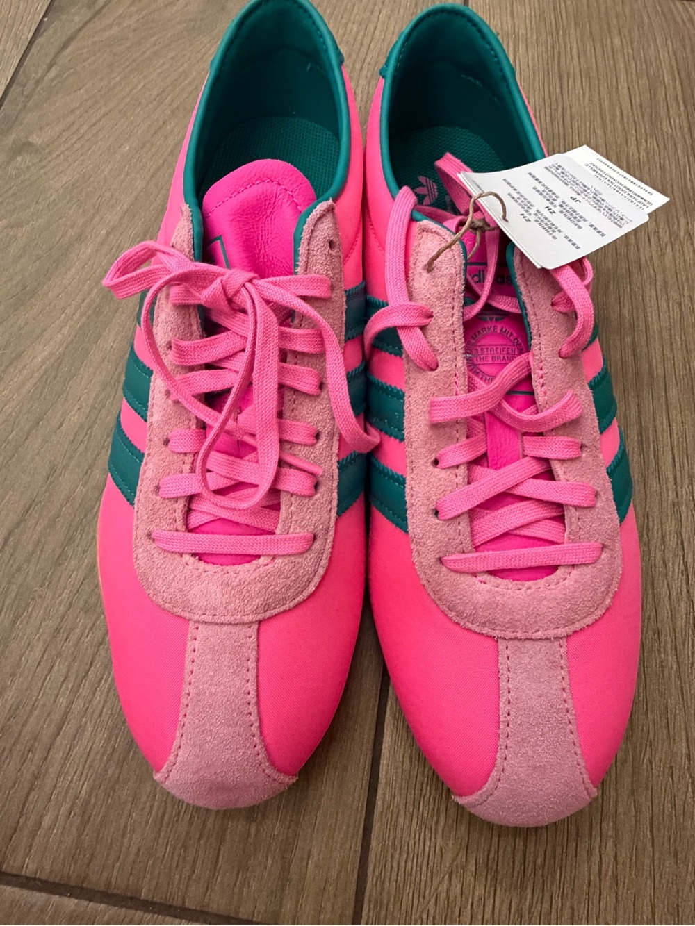 Adidas Tokyo Pink Women’s 9 - Picture 2 of 9